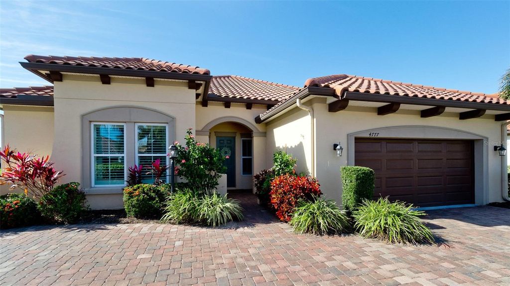 Photo of 4777 Royal Dornoch Circle, Bradenton, FL 34211 (MLS # O6377514)