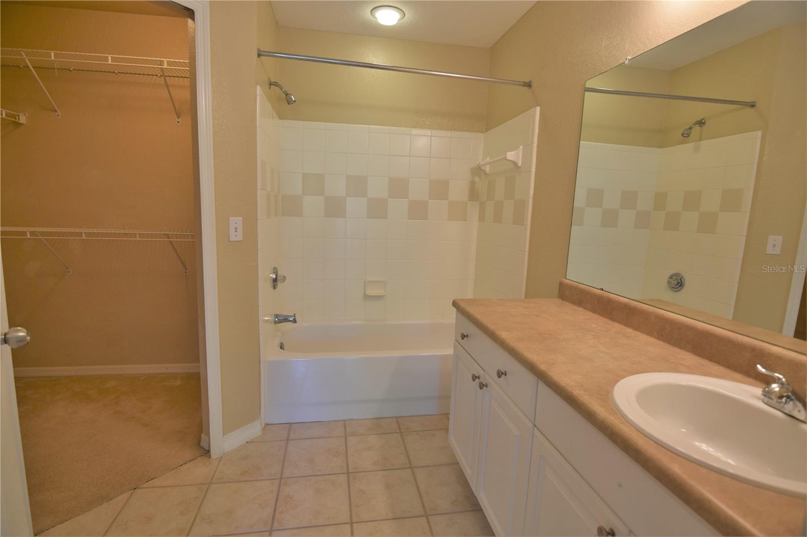 ADMIRALS WALK - Residential Lease