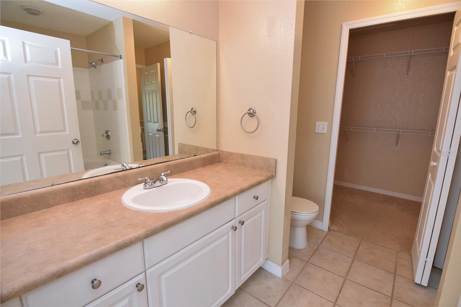 ADMIRALS WALK - Residential Lease