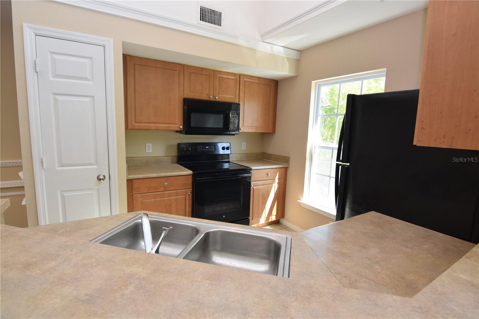 ADMIRALS WALK - Residential Lease