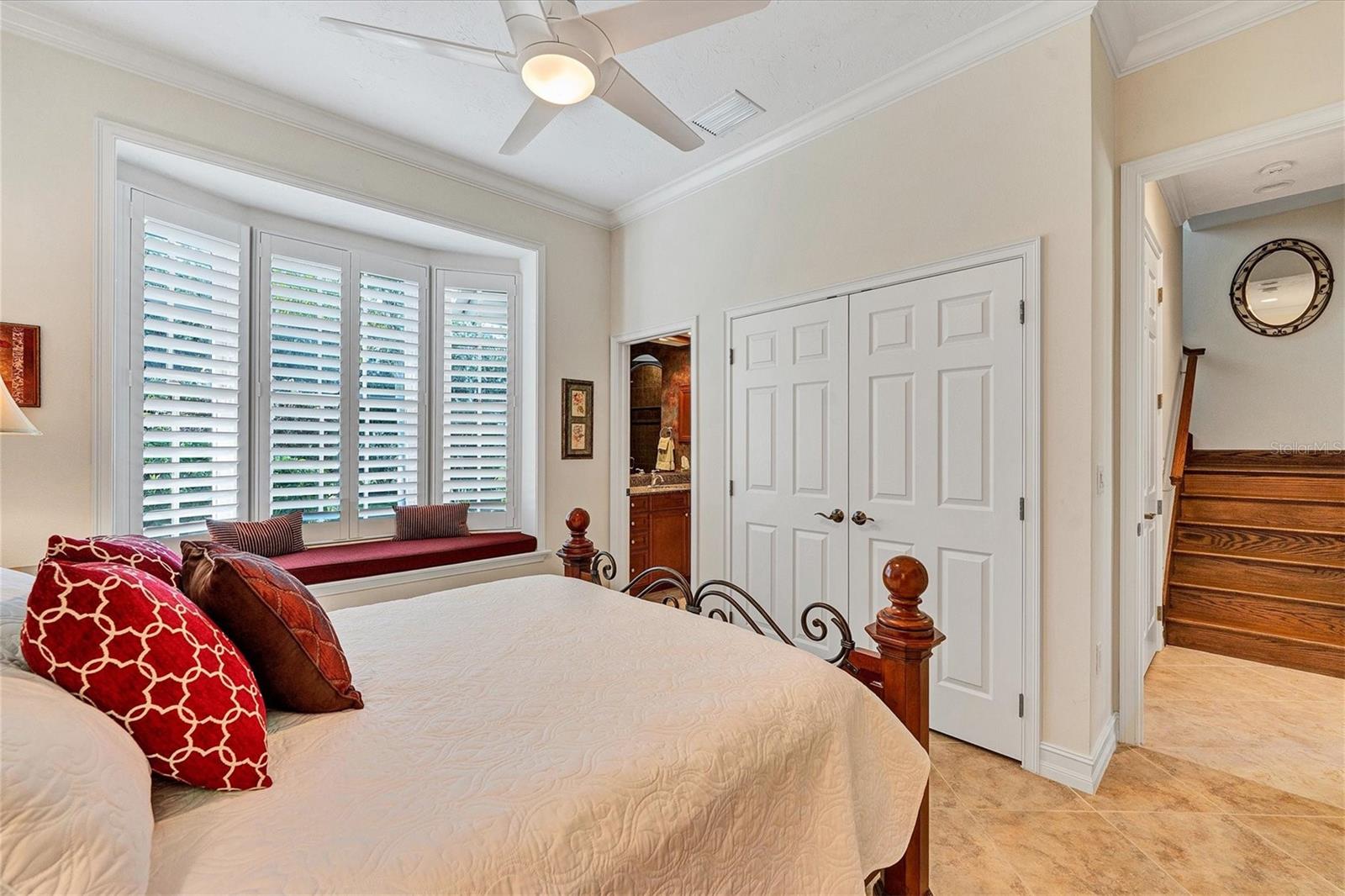 FOUNDERS CLUB - Residential