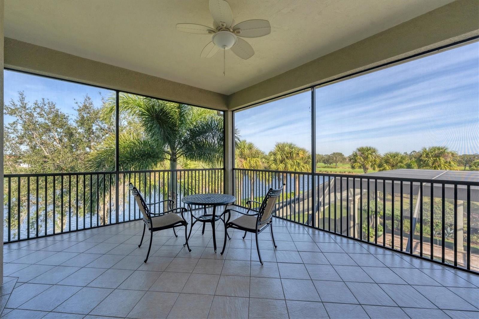 FOUNDERS CLUB - Residential