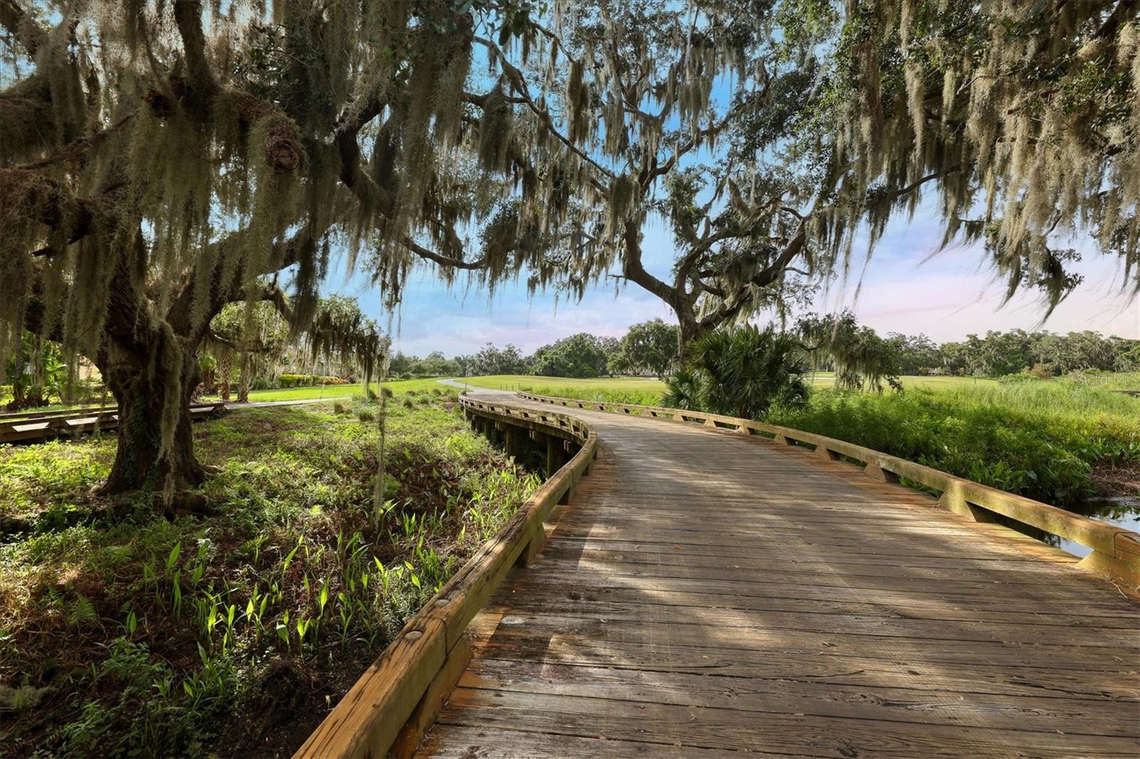 FOUNDERS CLUB - Residential