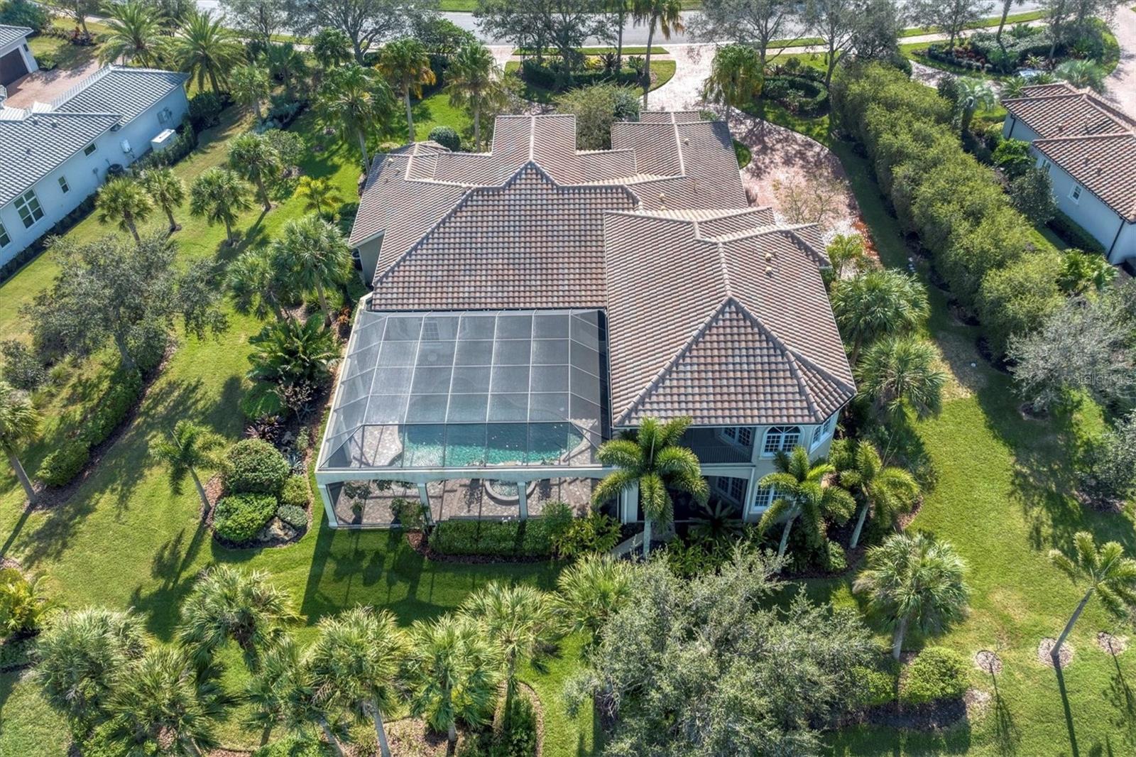 FOUNDERS CLUB - Residential