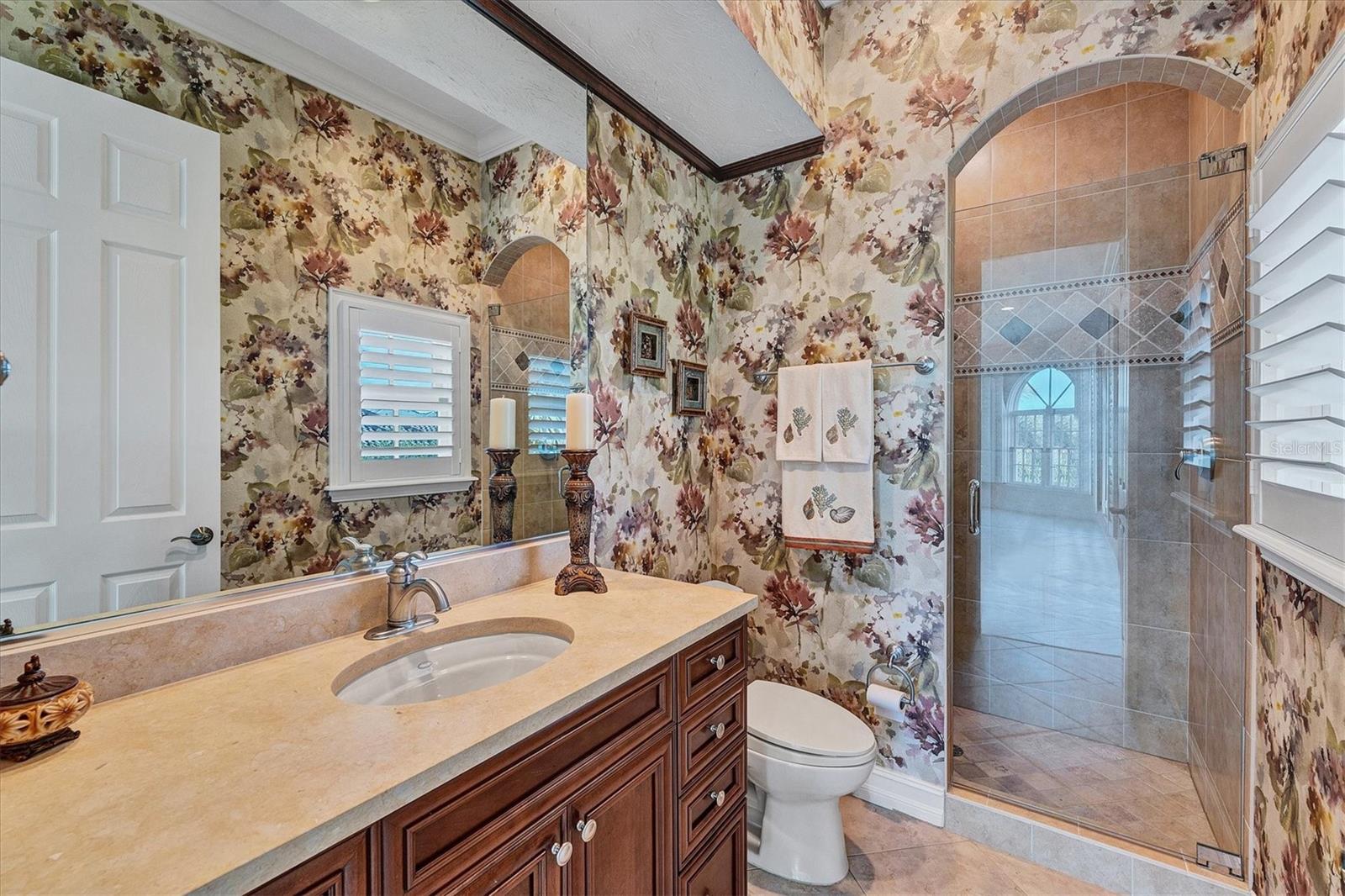 FOUNDERS CLUB - Residential