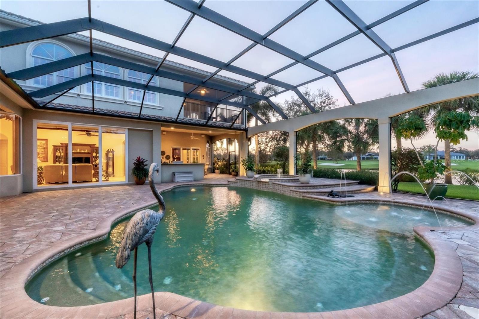 FOUNDERS CLUB - Residential