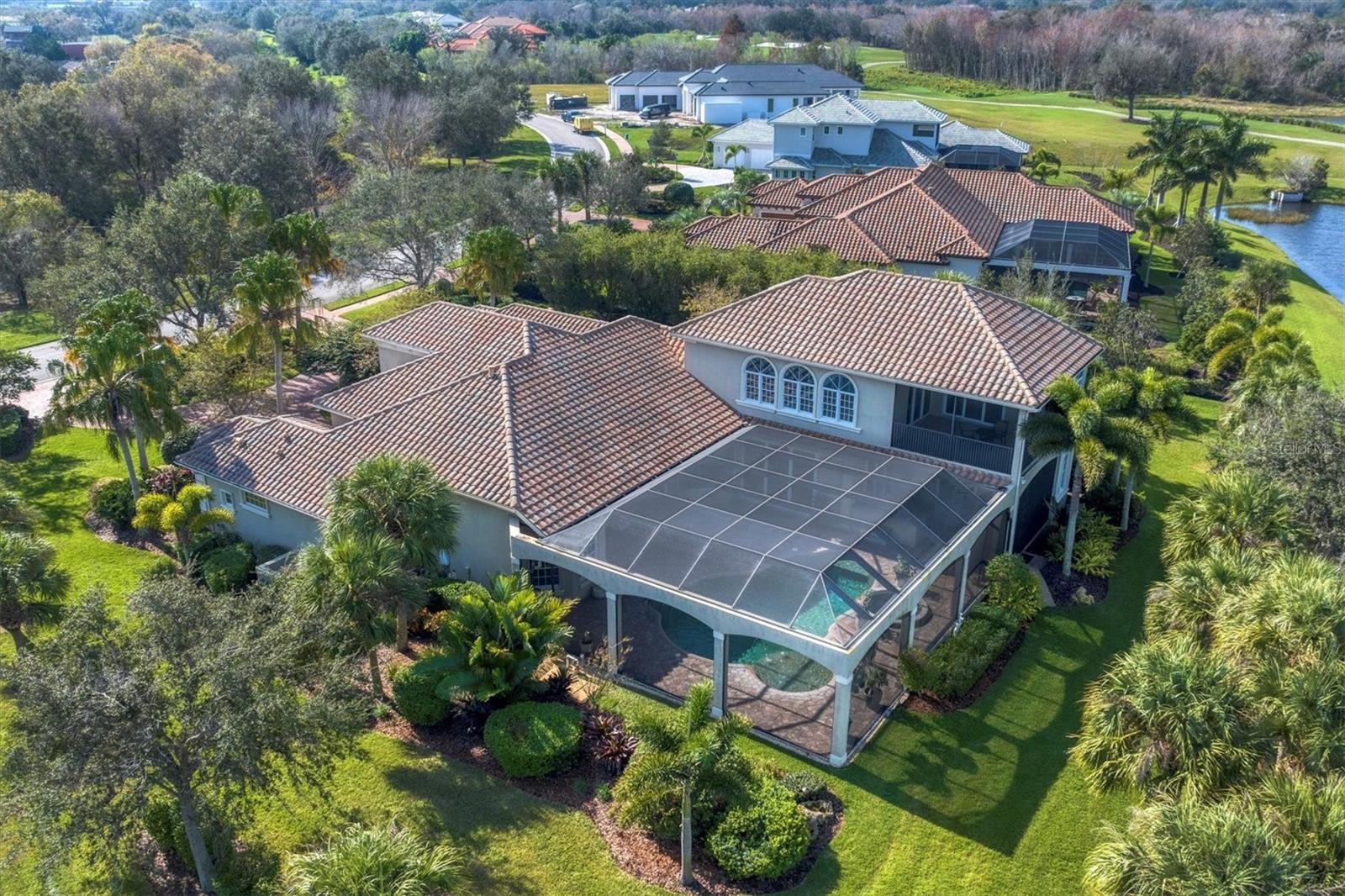 FOUNDERS CLUB - Residential