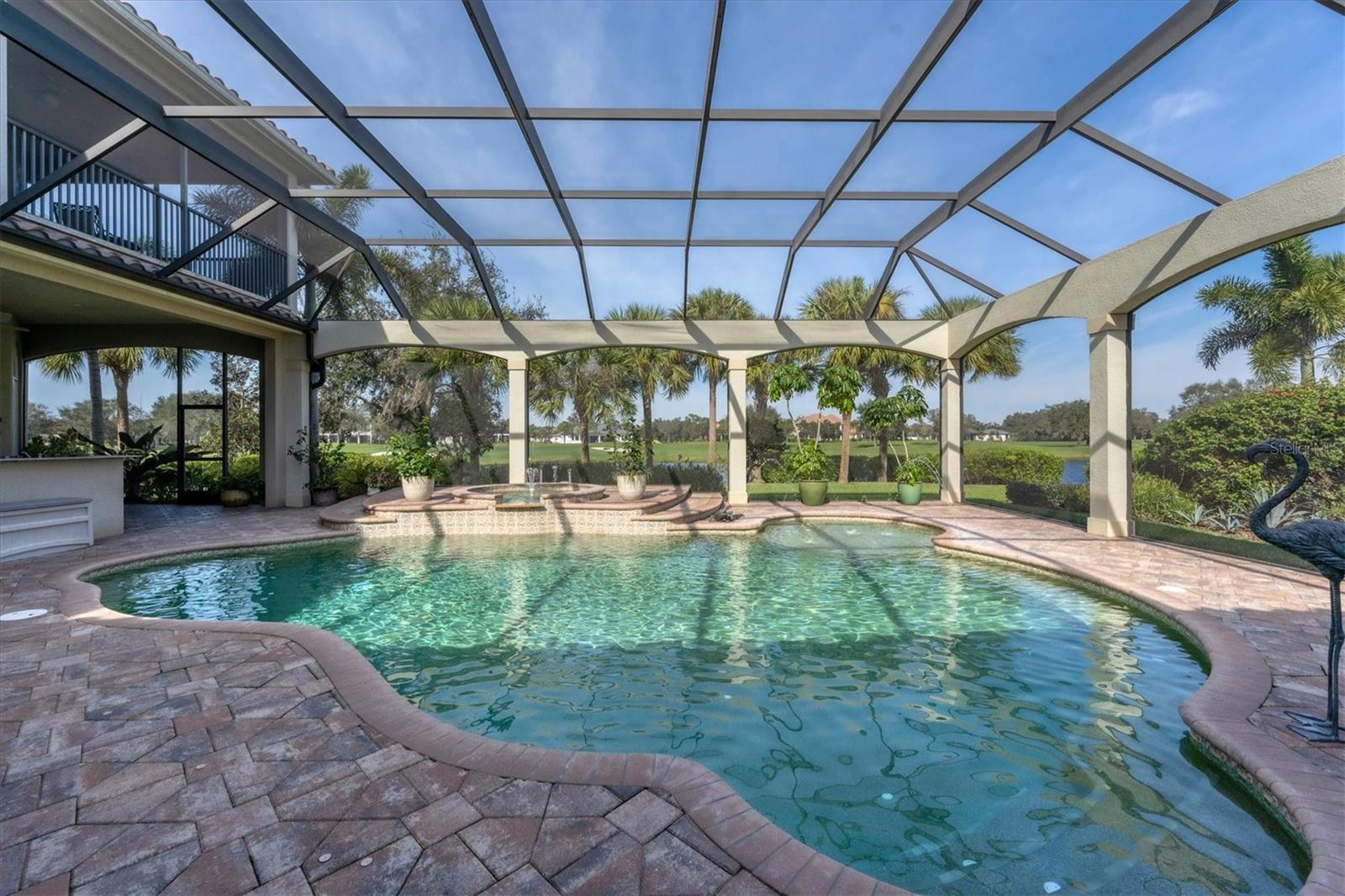 FOUNDERS CLUB - Residential