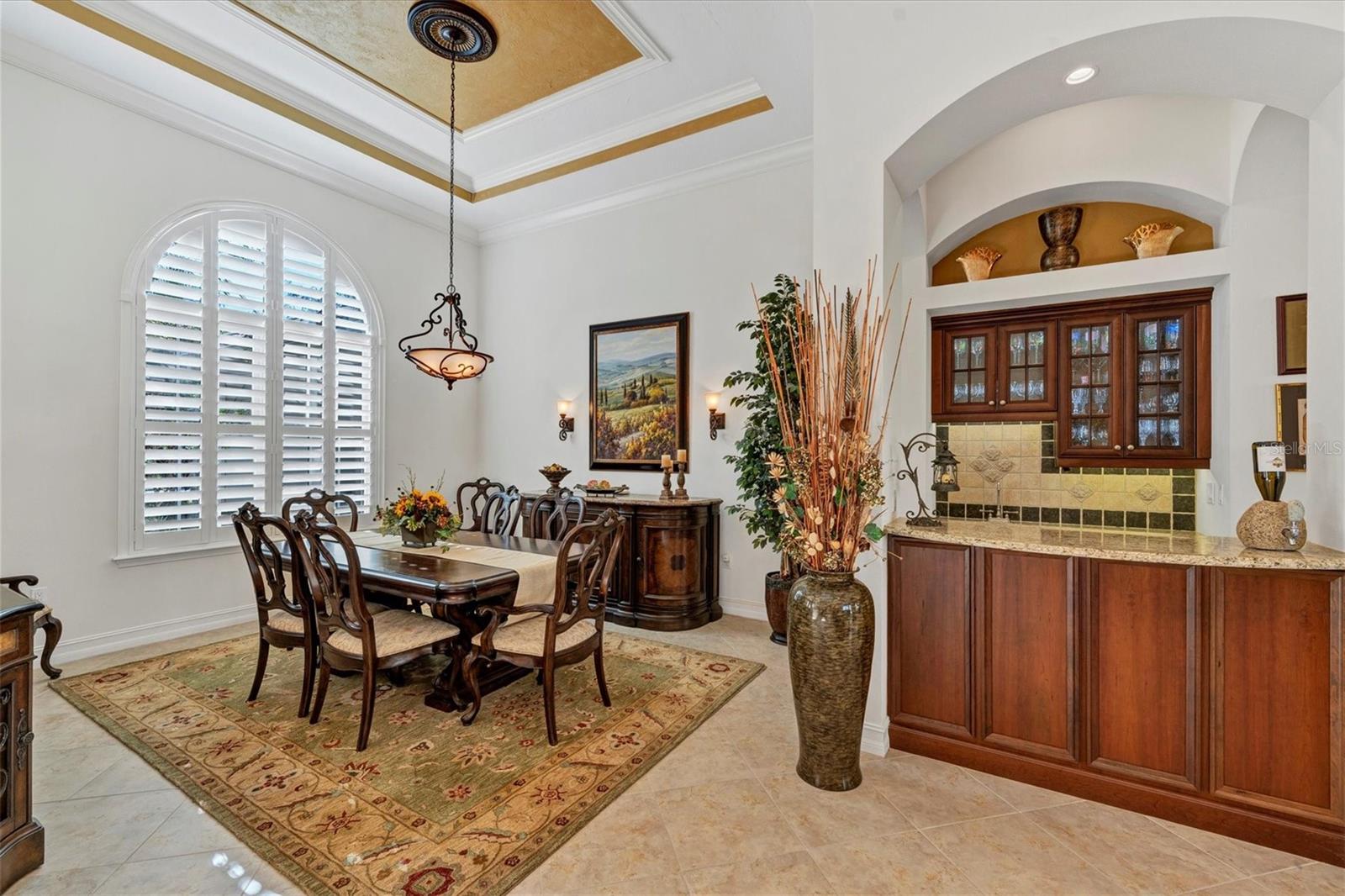 FOUNDERS CLUB - Residential