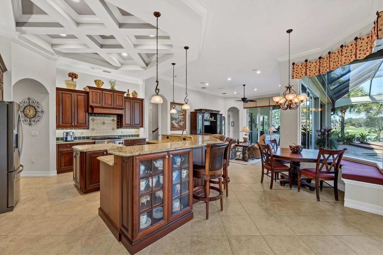 FOUNDERS CLUB - Residential