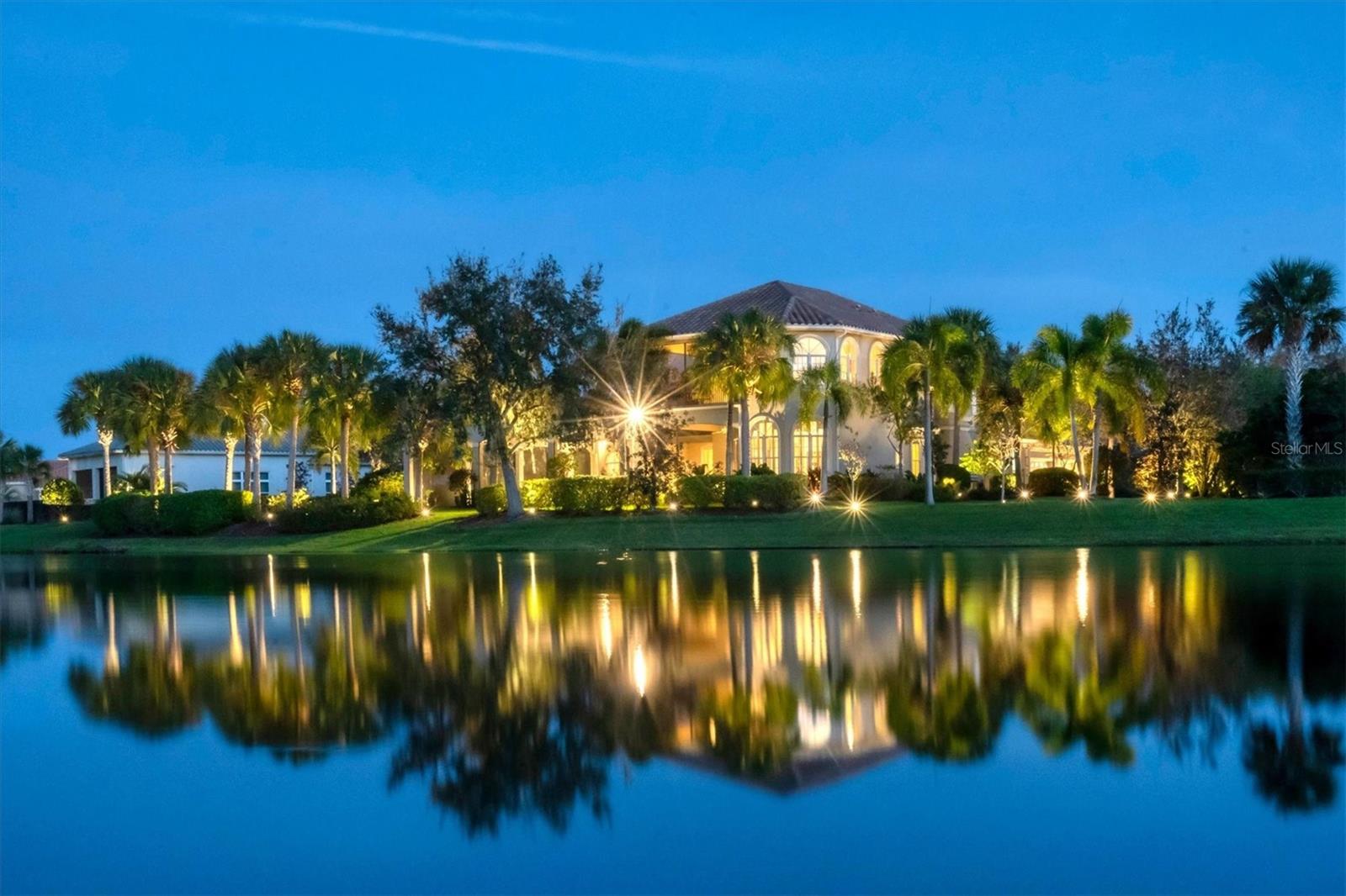 FOUNDERS CLUB - Residential