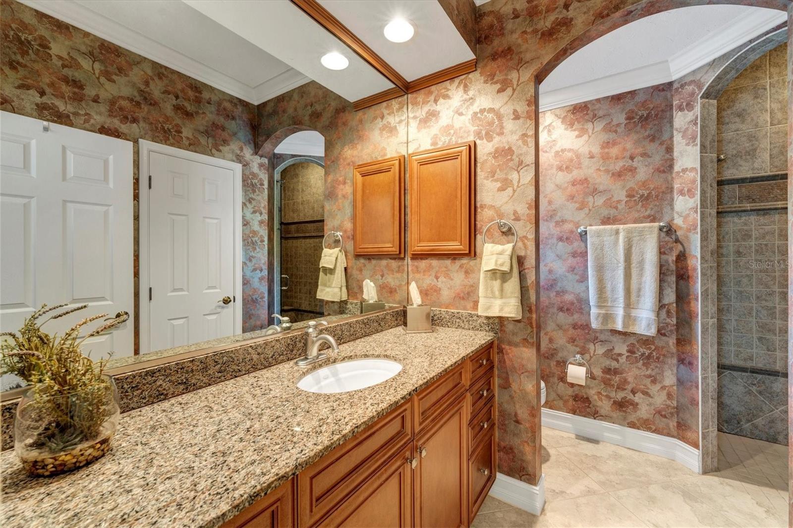 FOUNDERS CLUB - Residential