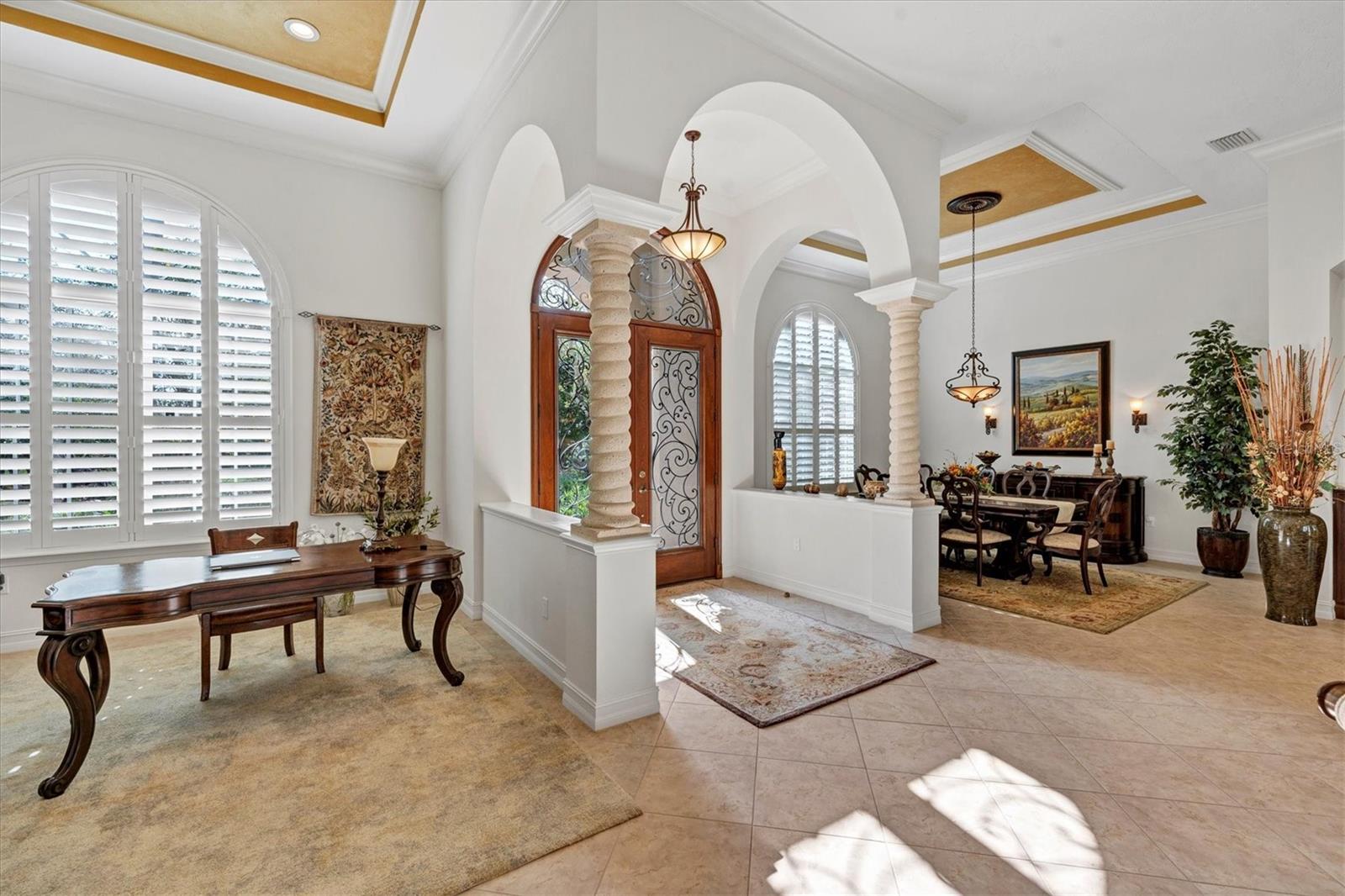 FOUNDERS CLUB - Residential