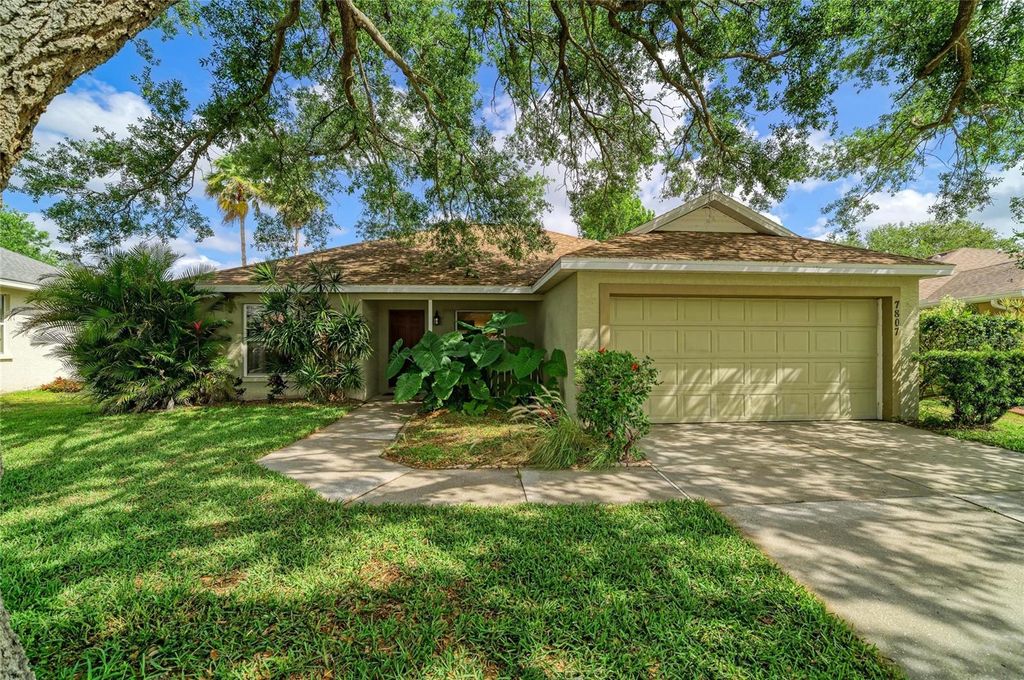 Photo of 7807 E 50th Place, Bradenton, FL 34203 (MLS # A4688057)