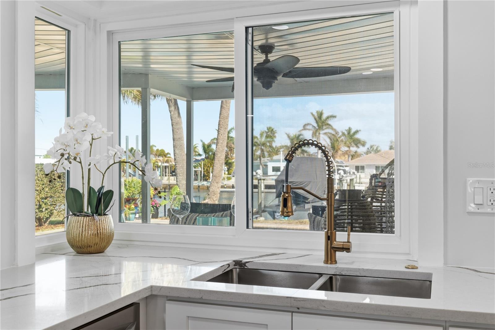 FLOR A MAR - Residential