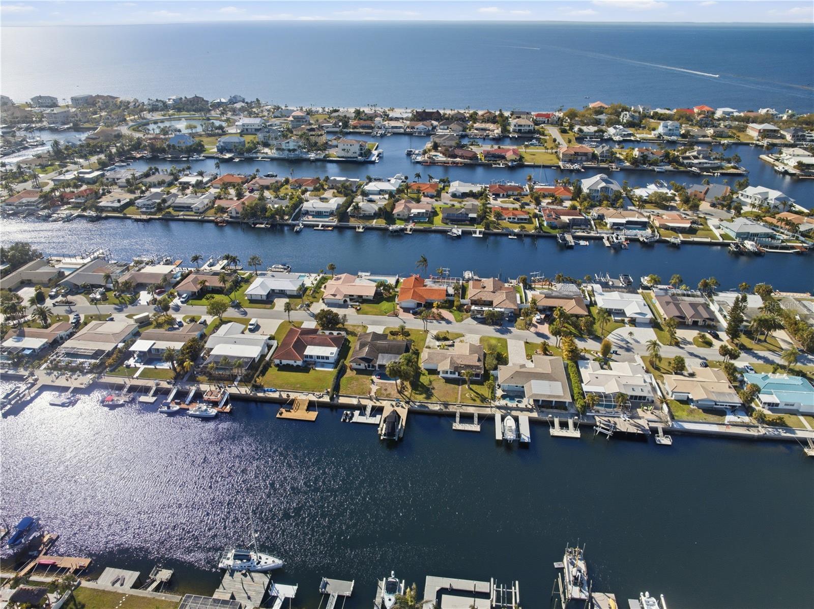 FLOR A MAR - Residential