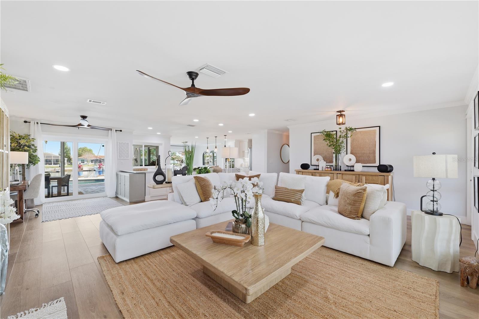 FLOR A MAR - Residential