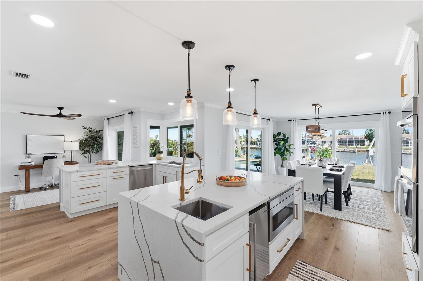 FLOR A MAR - Residential