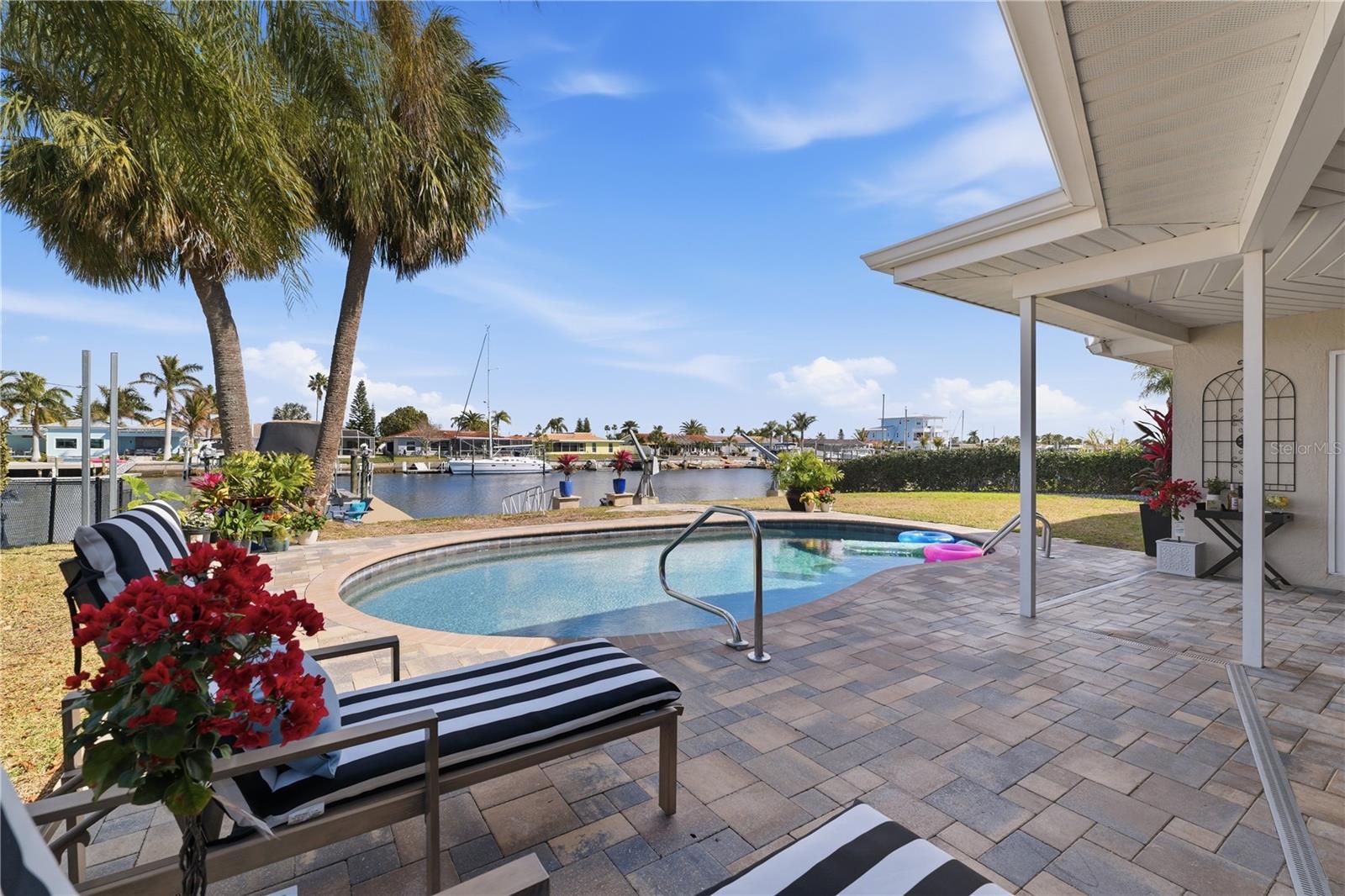 FLOR A MAR - Residential