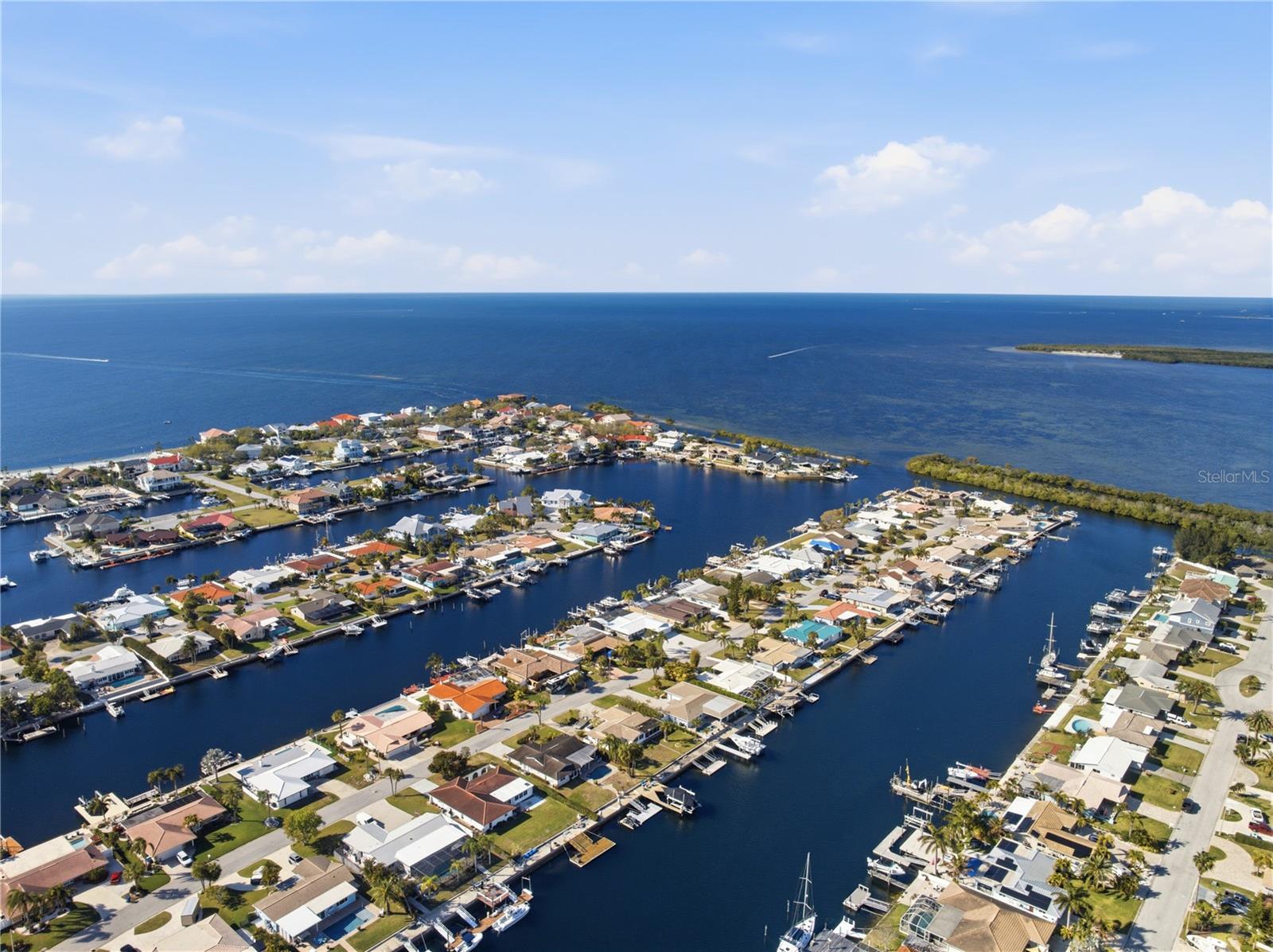 FLOR A MAR - Residential