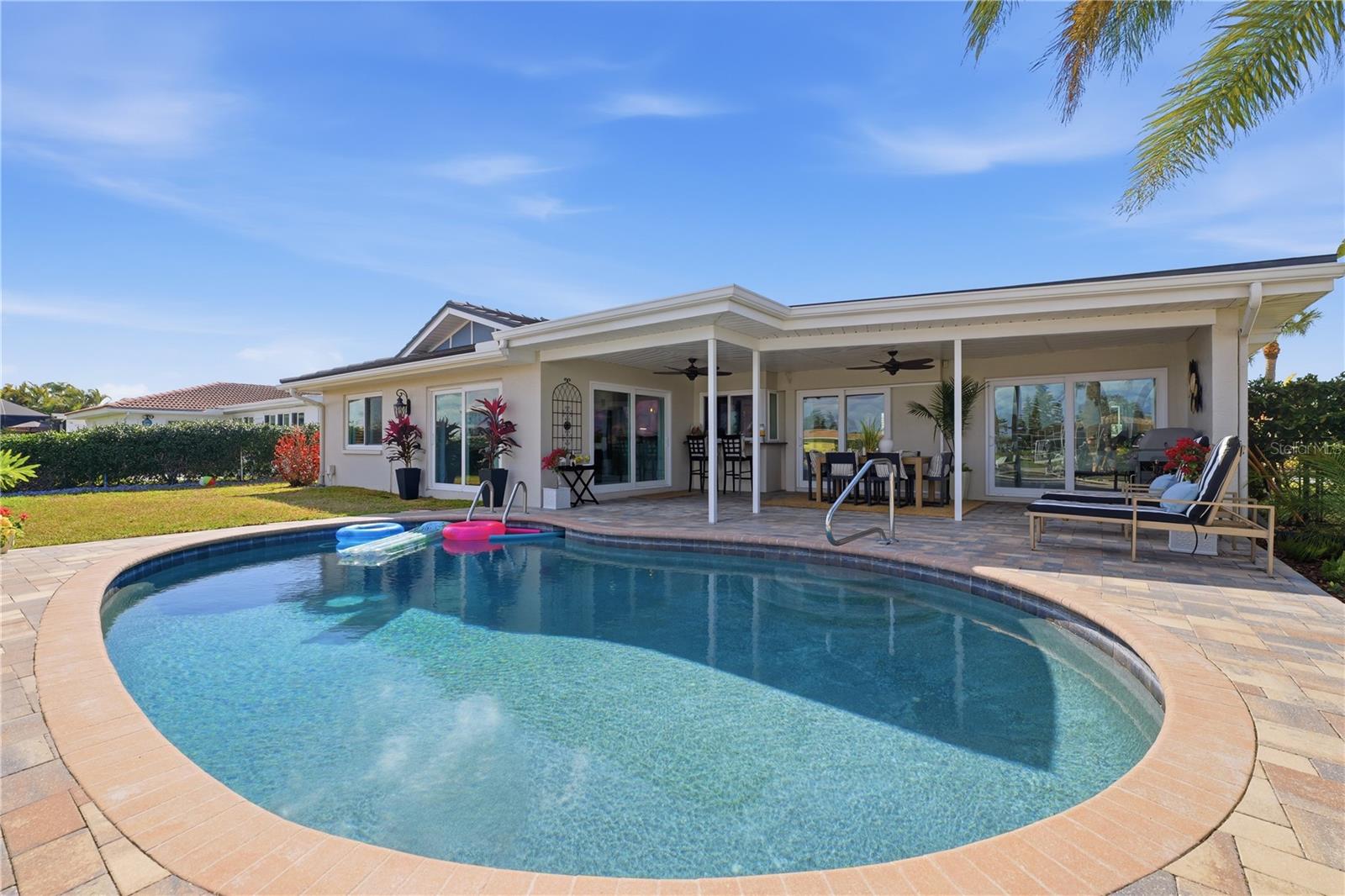 FLOR A MAR - Residential