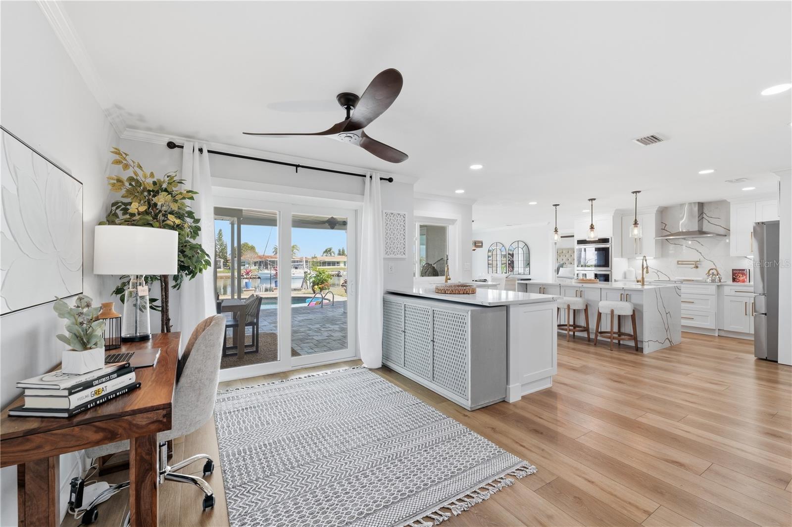 FLOR A MAR - Residential