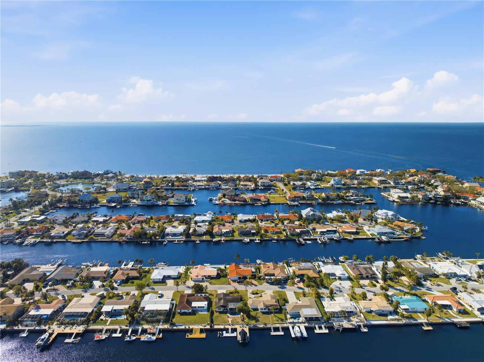 FLOR A MAR - Residential