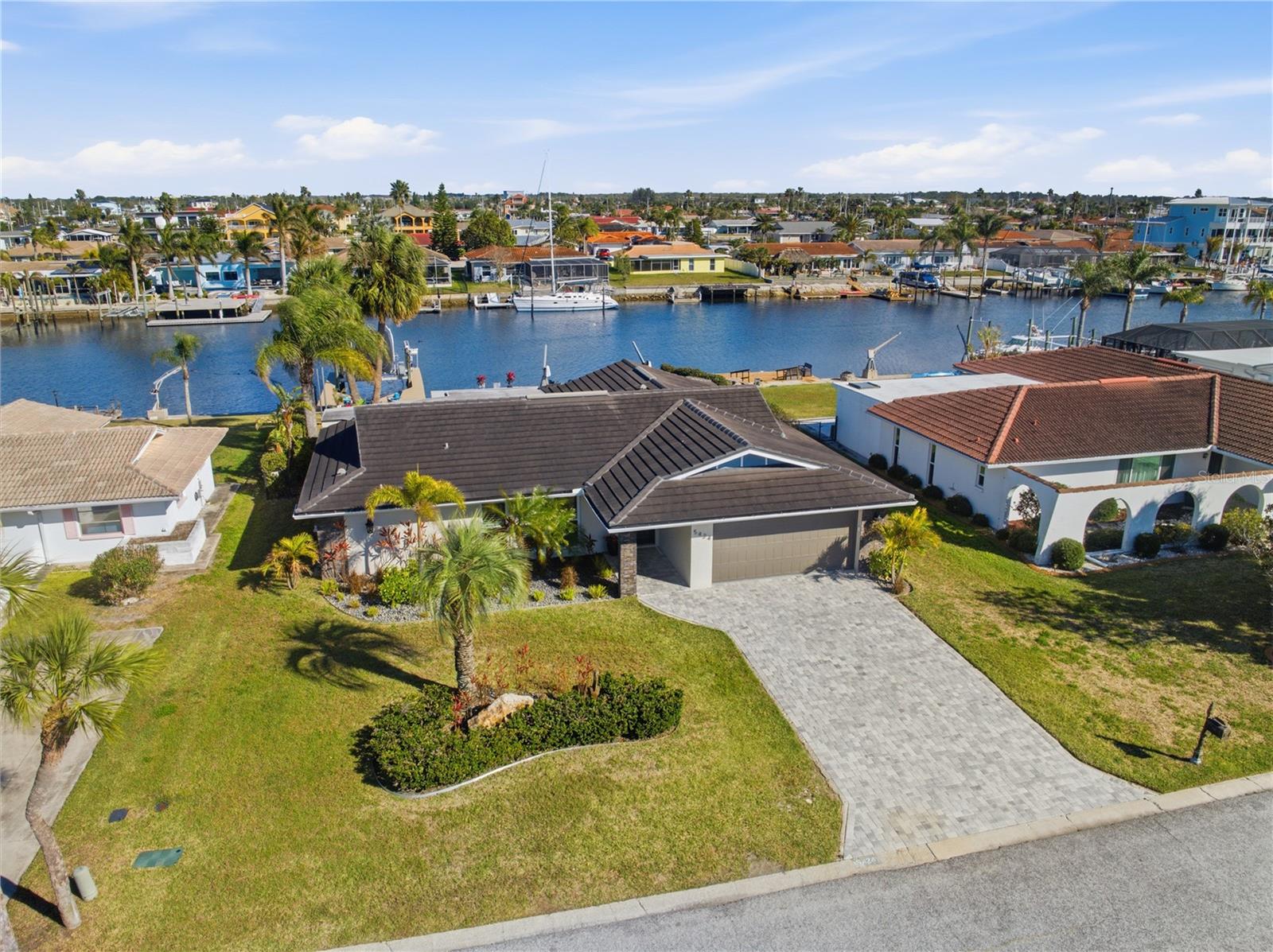 FLOR A MAR - Residential