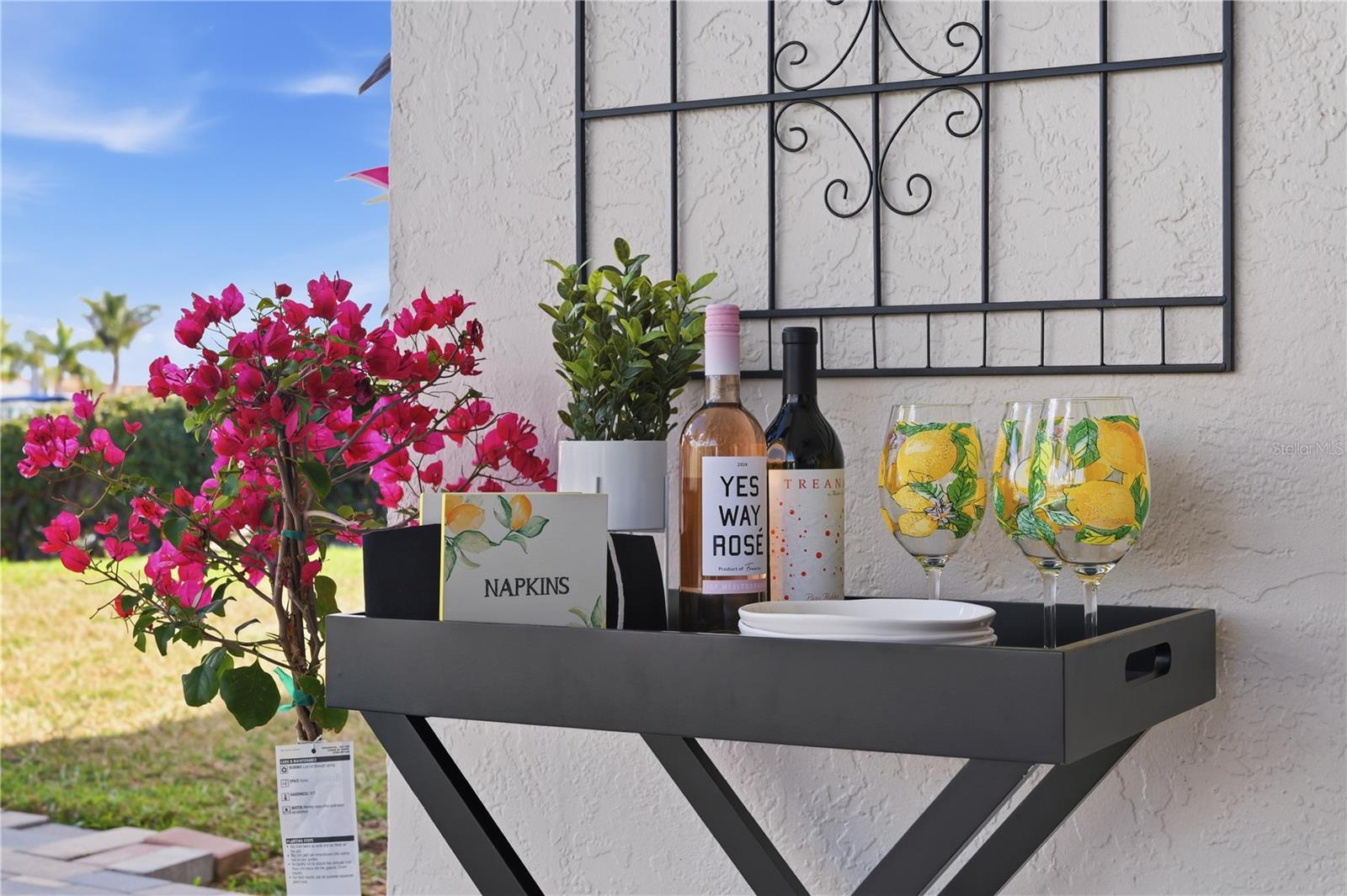 FLOR A MAR - Residential