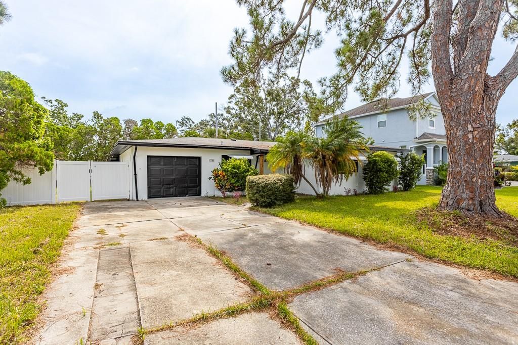 Photo of 4704 W Chapin Avenue, Tampa, FL 33611 (MLS # TB8429326)