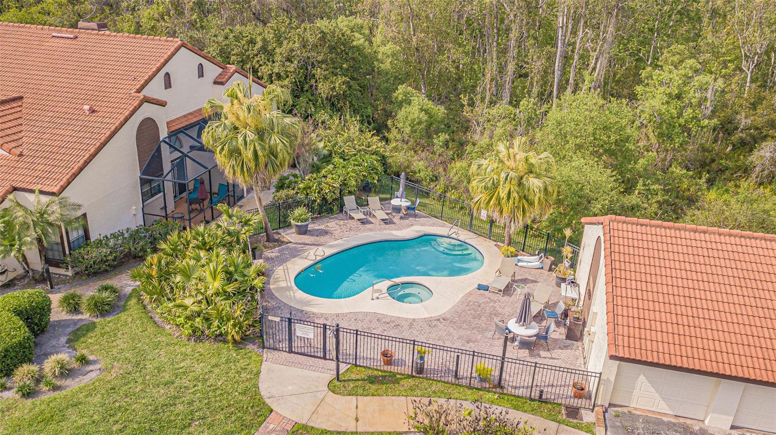 SADDLEBROOK / VILLA D 'ESTE TOWNHOMES - Residential Lease