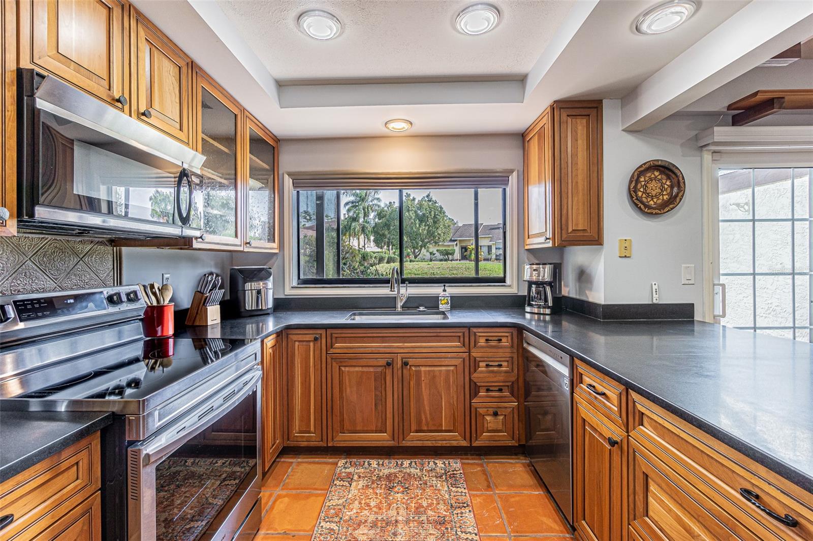 SADDLEBROOK / VILLA D 'ESTE TOWNHOMES - Residential Lease