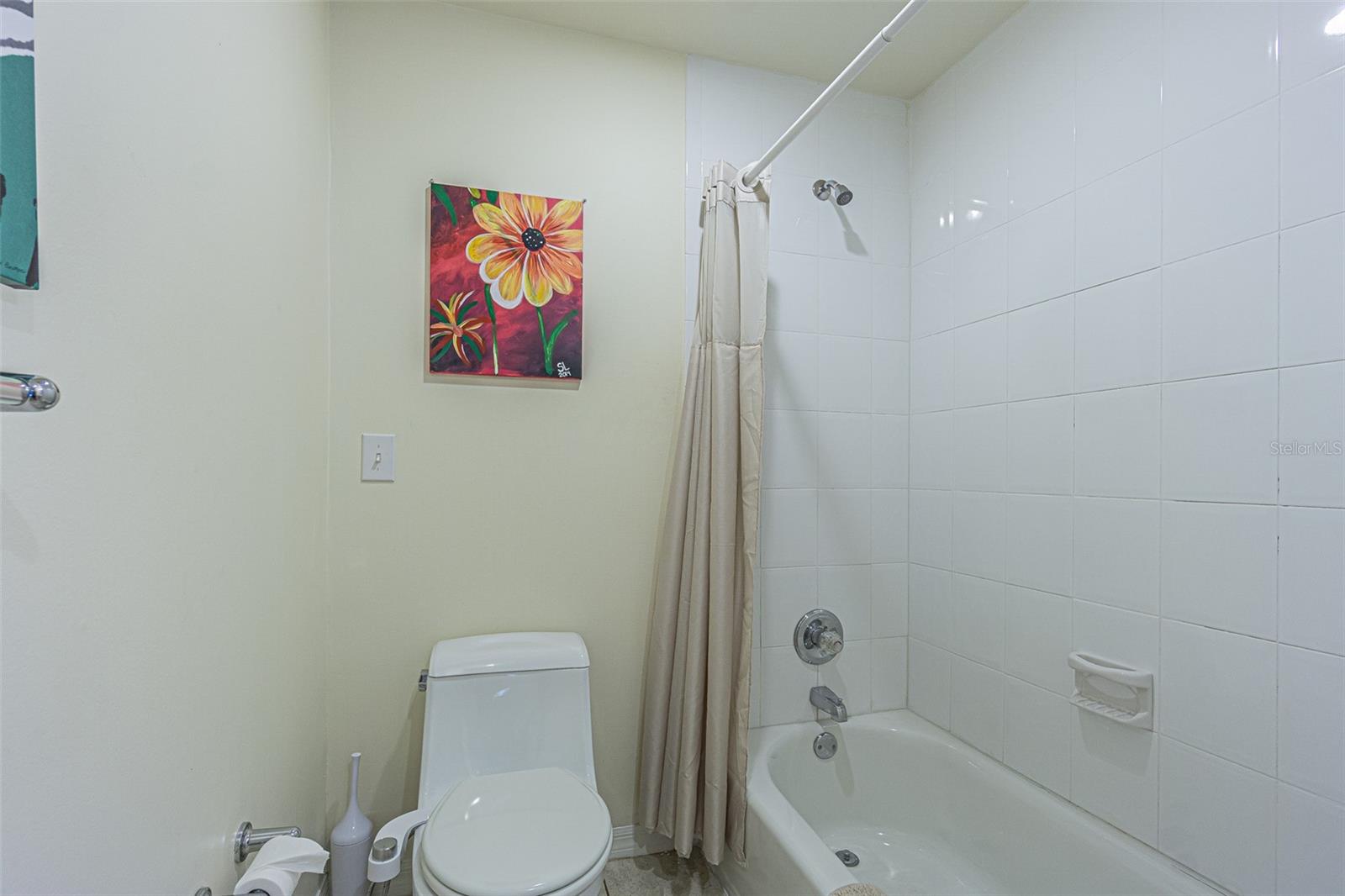 SADDLEBROOK / VILLA D 'ESTE TOWNHOMES - Residential Lease