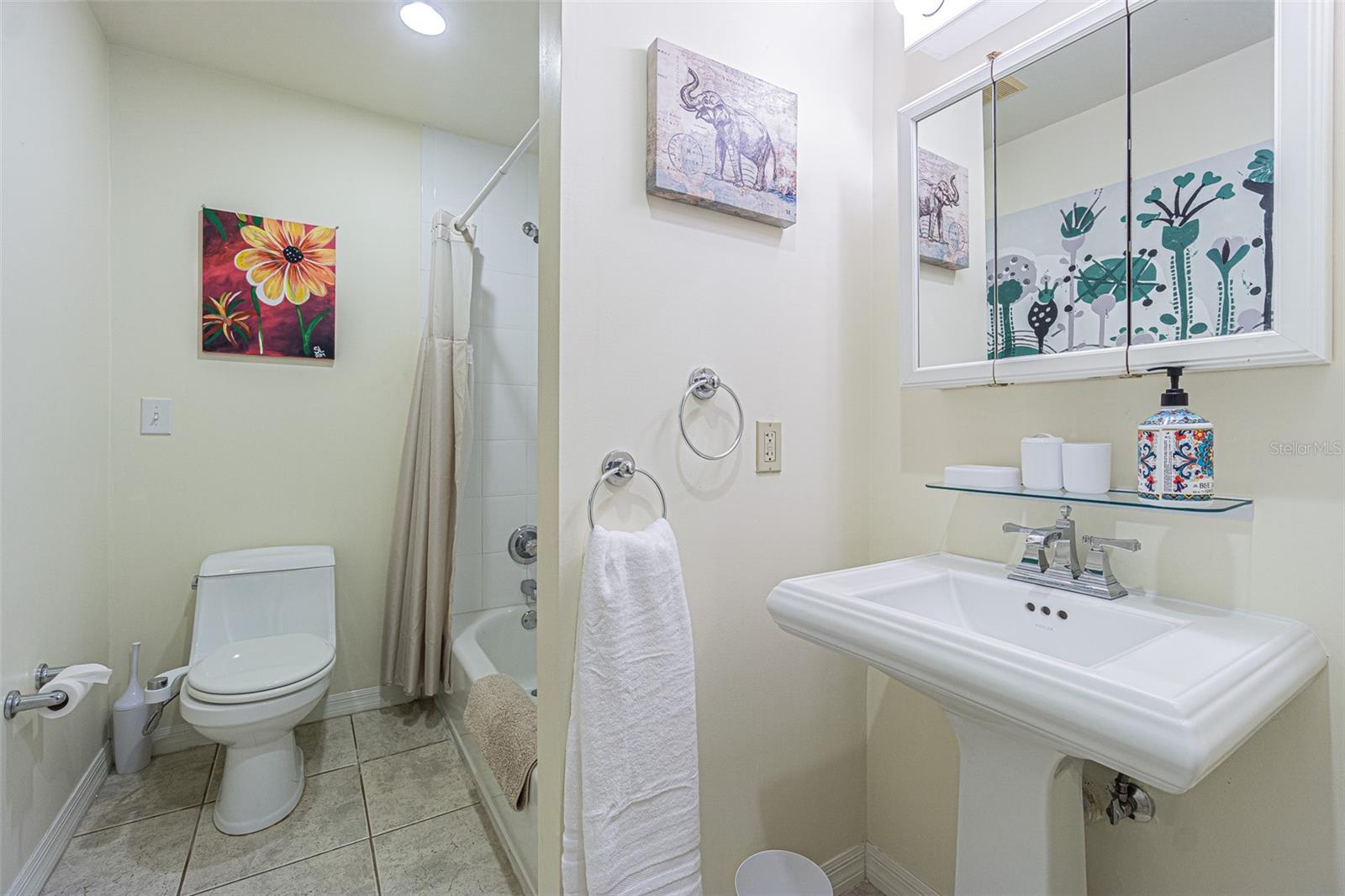 SADDLEBROOK / VILLA D 'ESTE TOWNHOMES - Residential Lease