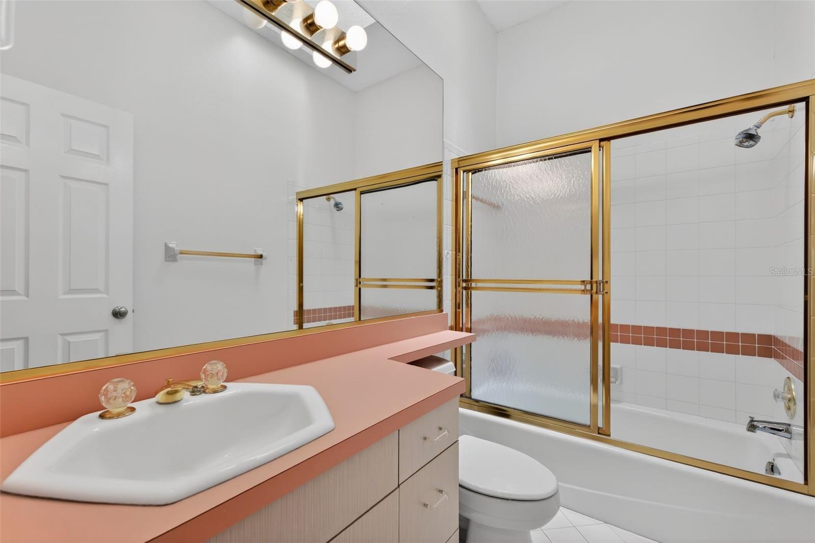 LONGWOOD VILLAS - Residential