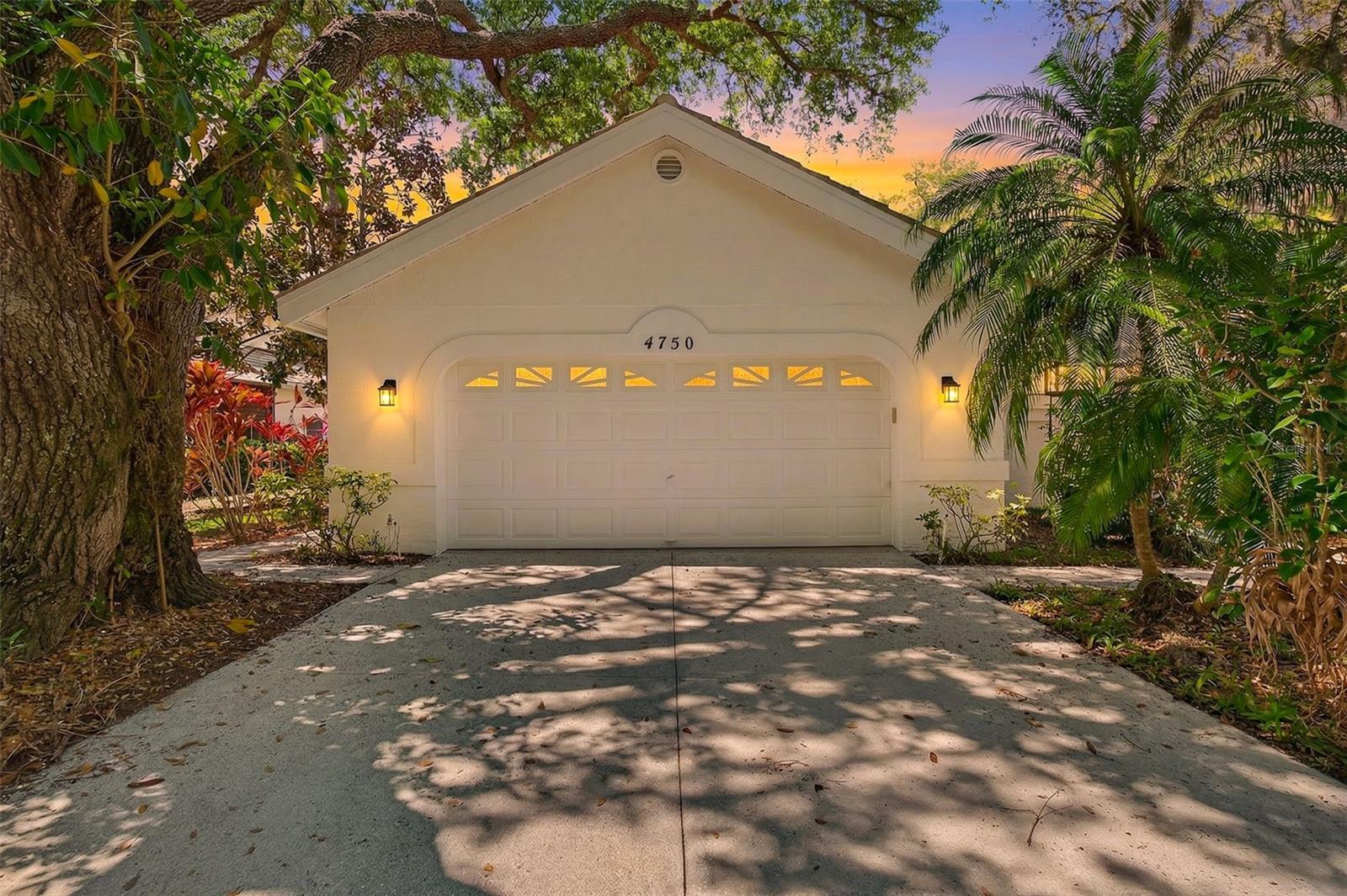 LONGWOOD VILLAS - Residential