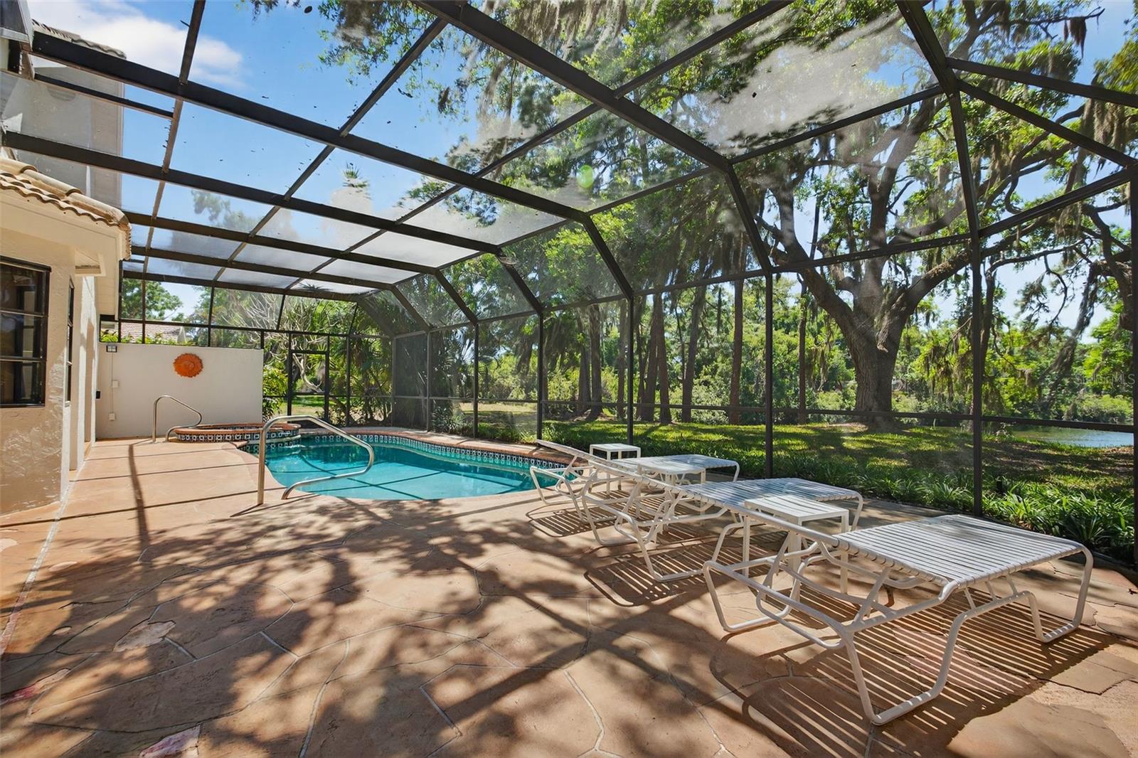 LONGWOOD VILLAS - Residential