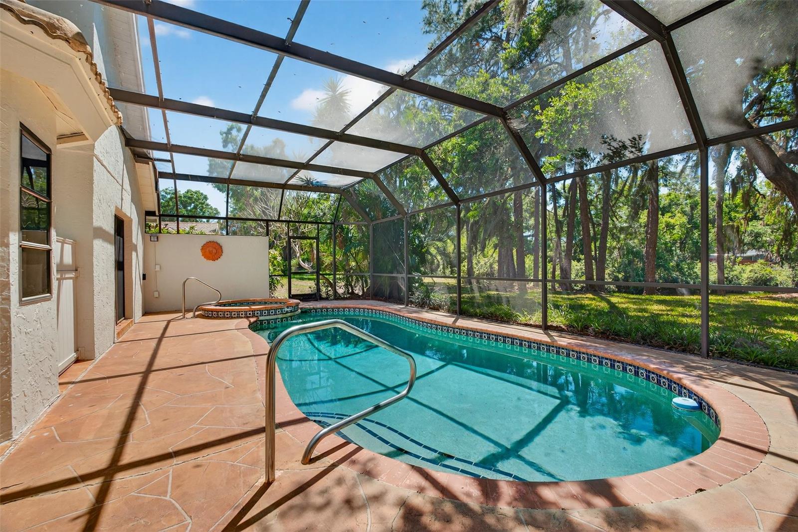 LONGWOOD VILLAS - Residential