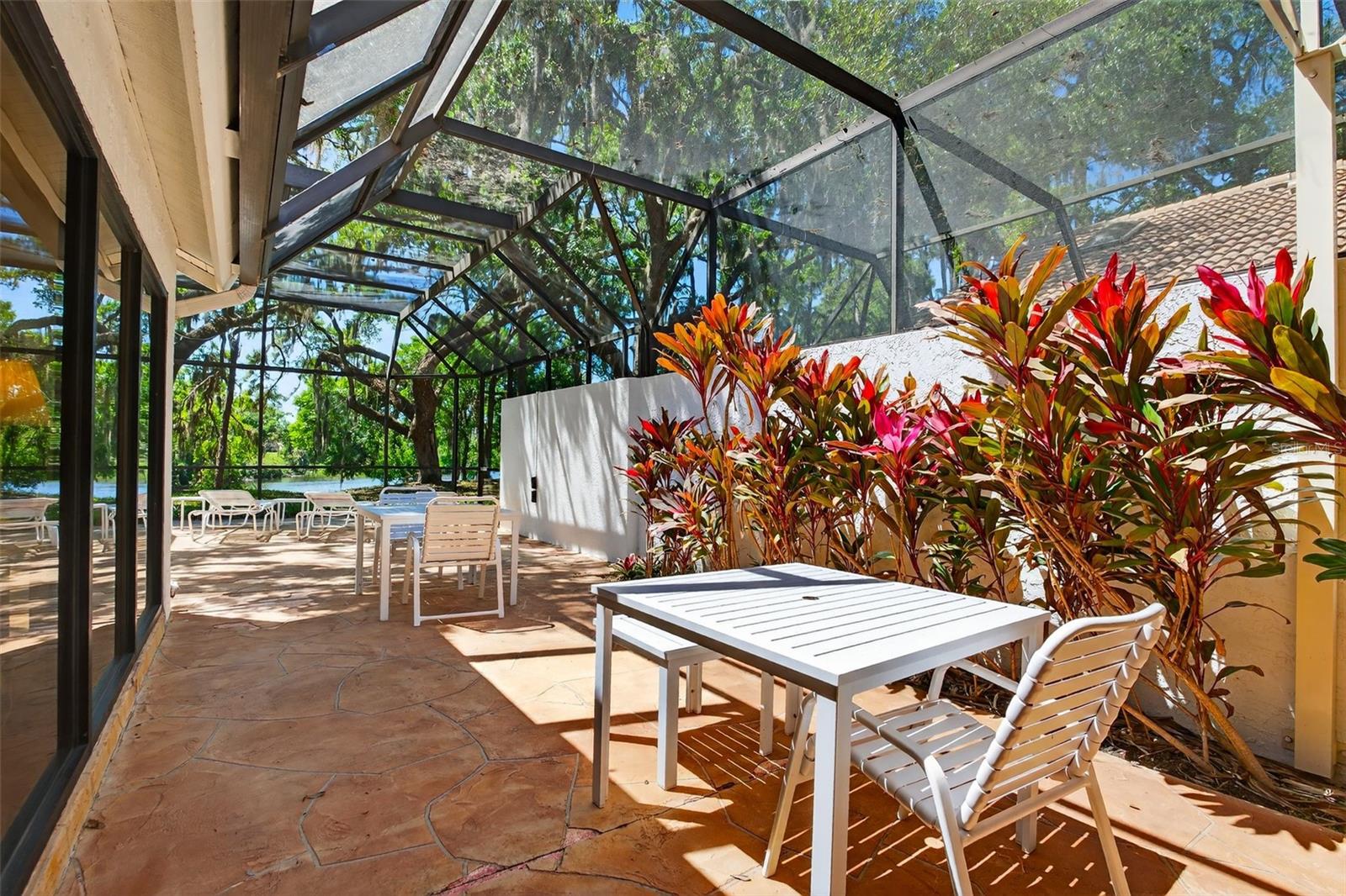 LONGWOOD VILLAS - Residential