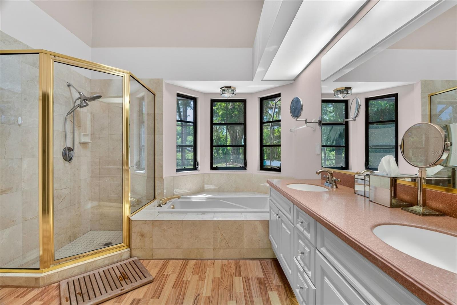 LONGWOOD VILLAS - Residential