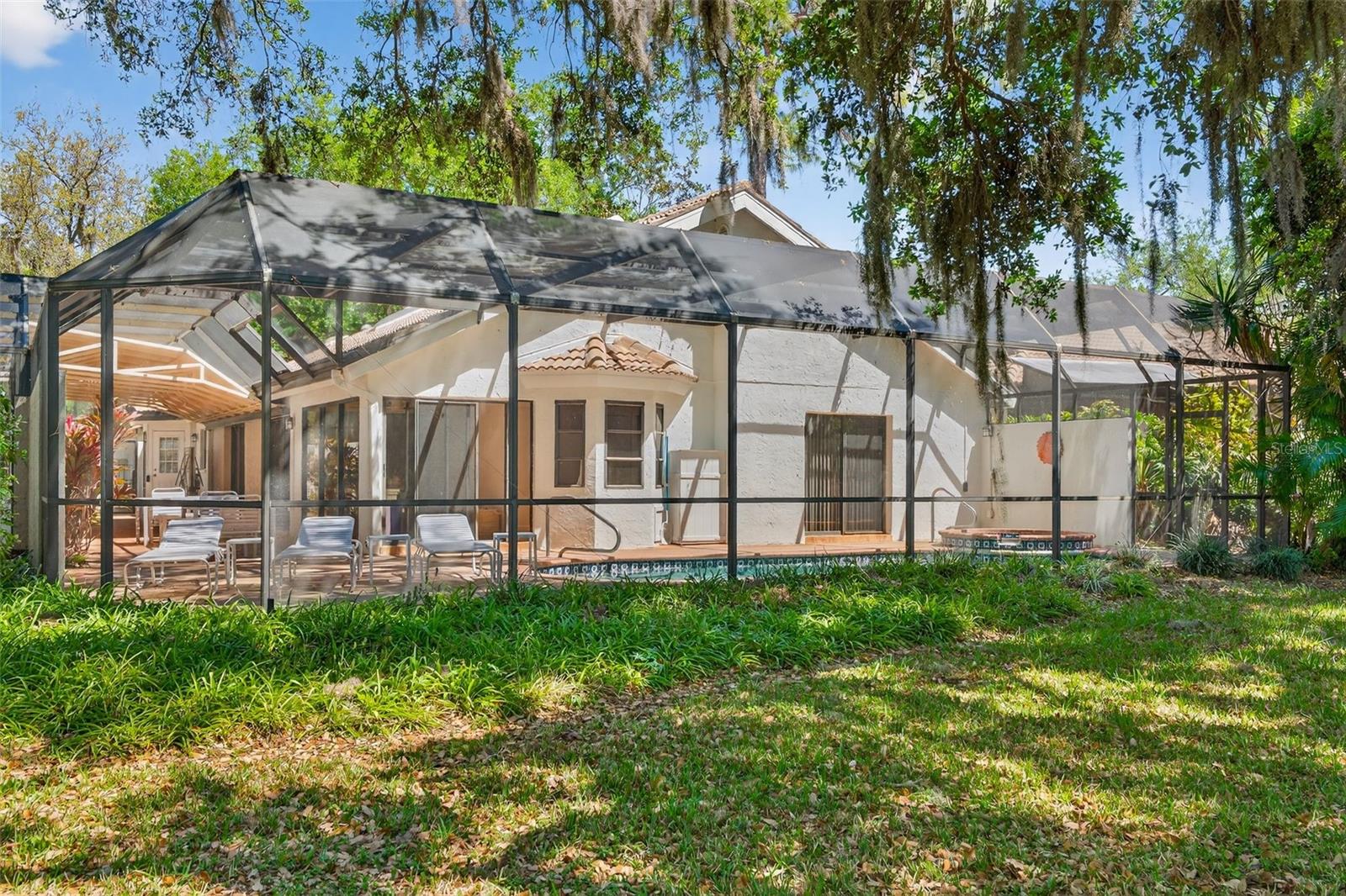 LONGWOOD VILLAS - Residential