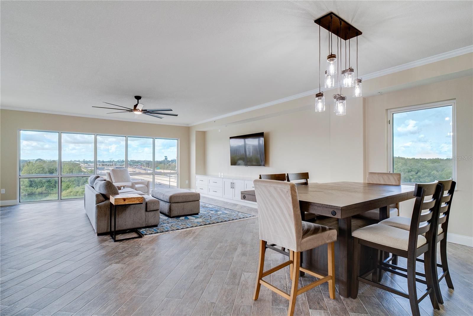 375 EMERSON PLAZA 611