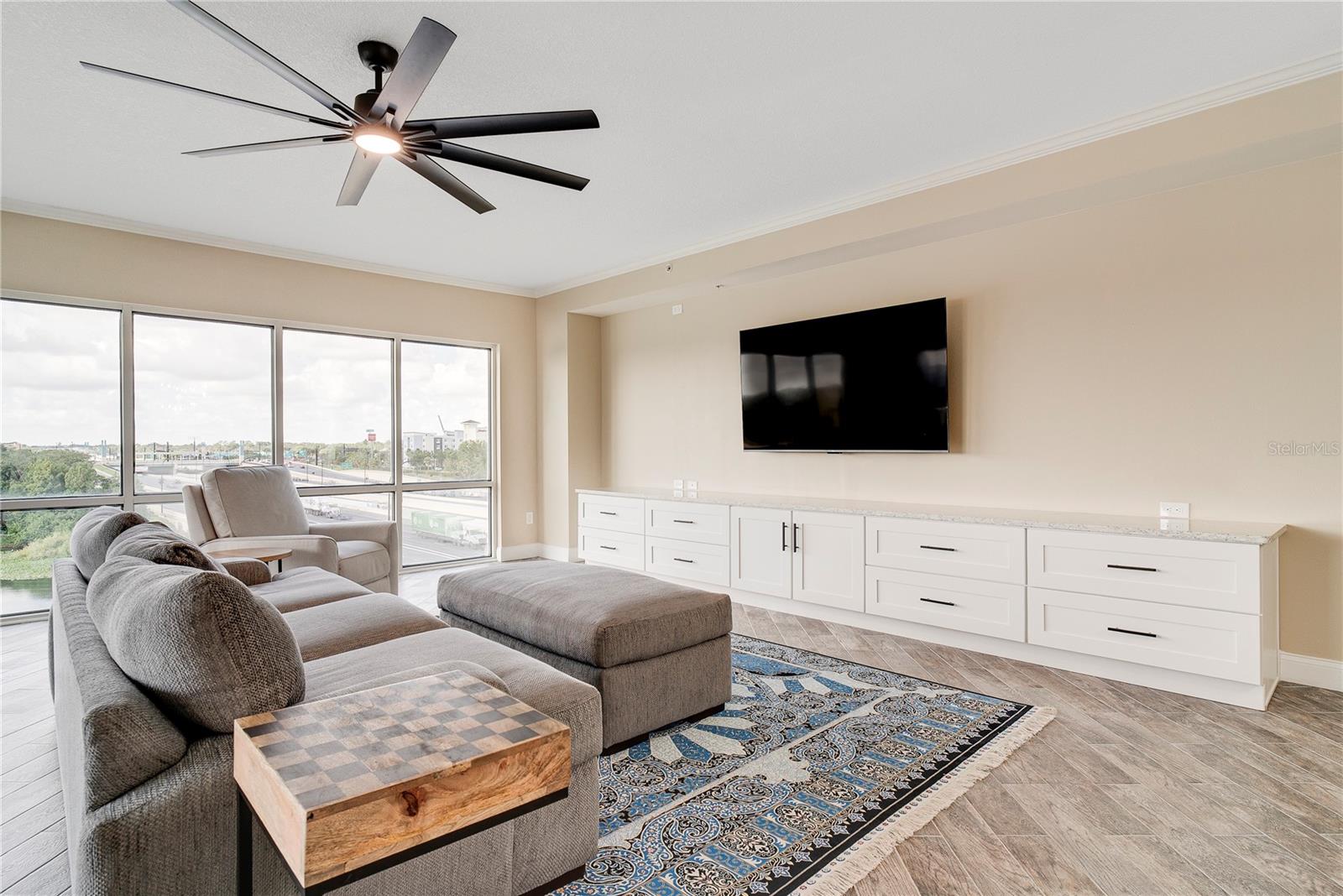 375 EMERSON PLAZA 611