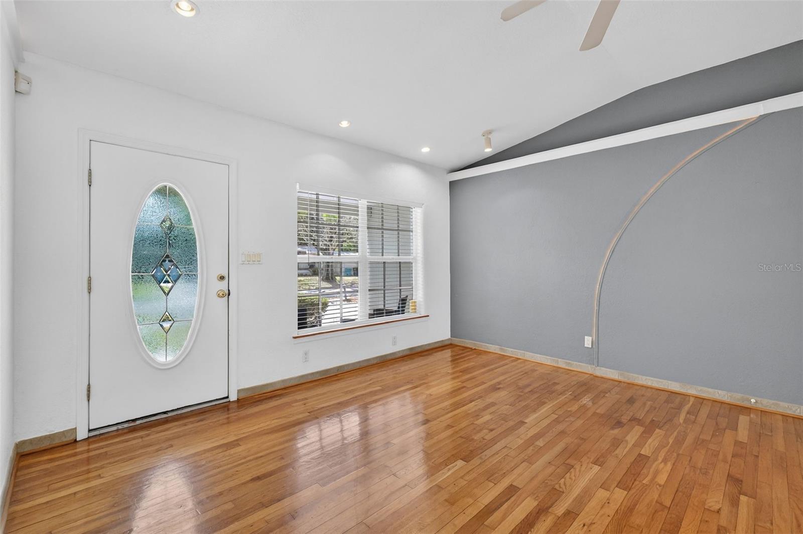 ARDMORE MANOR - Residential