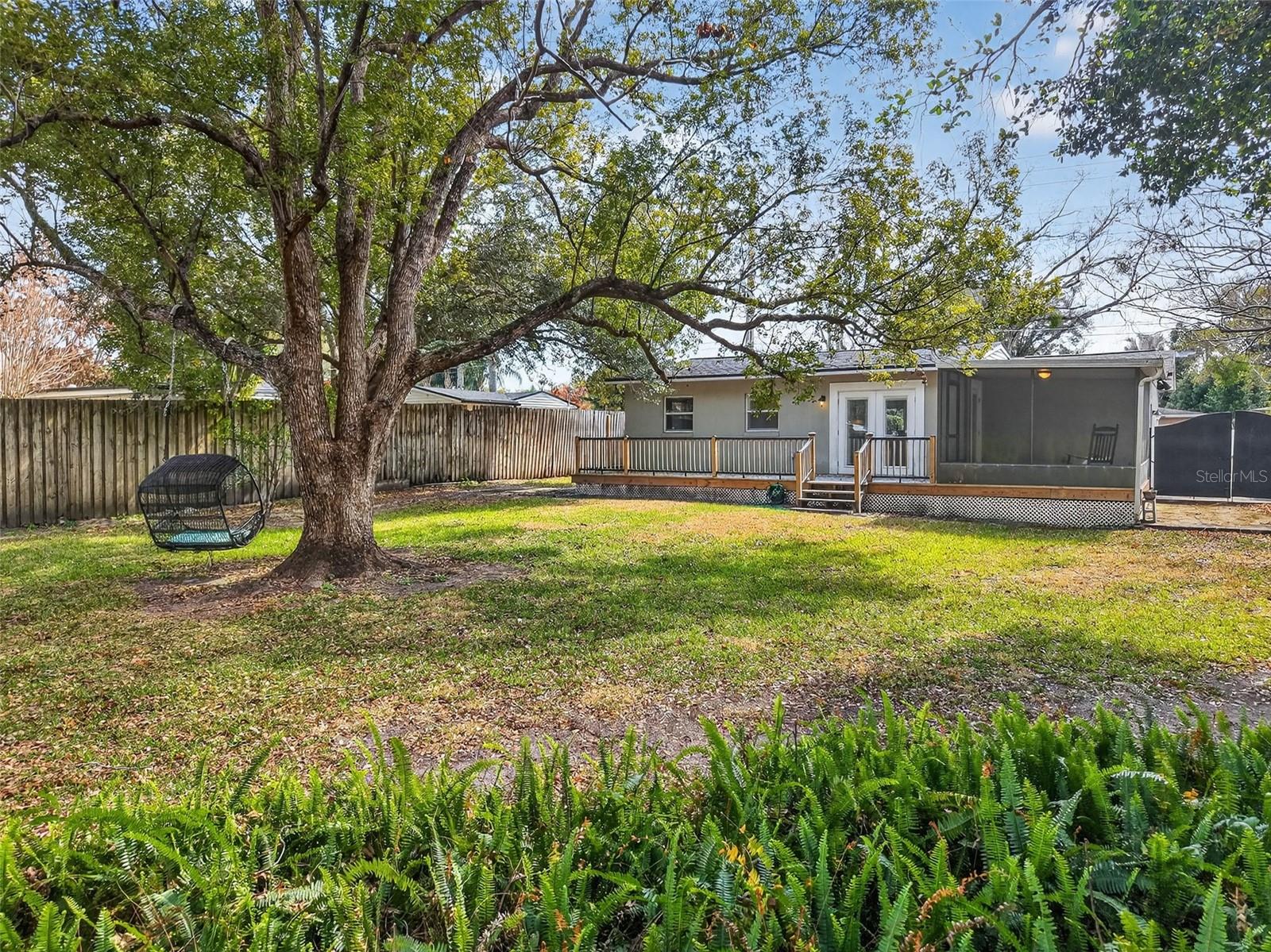 ARDMORE MANOR - Residential