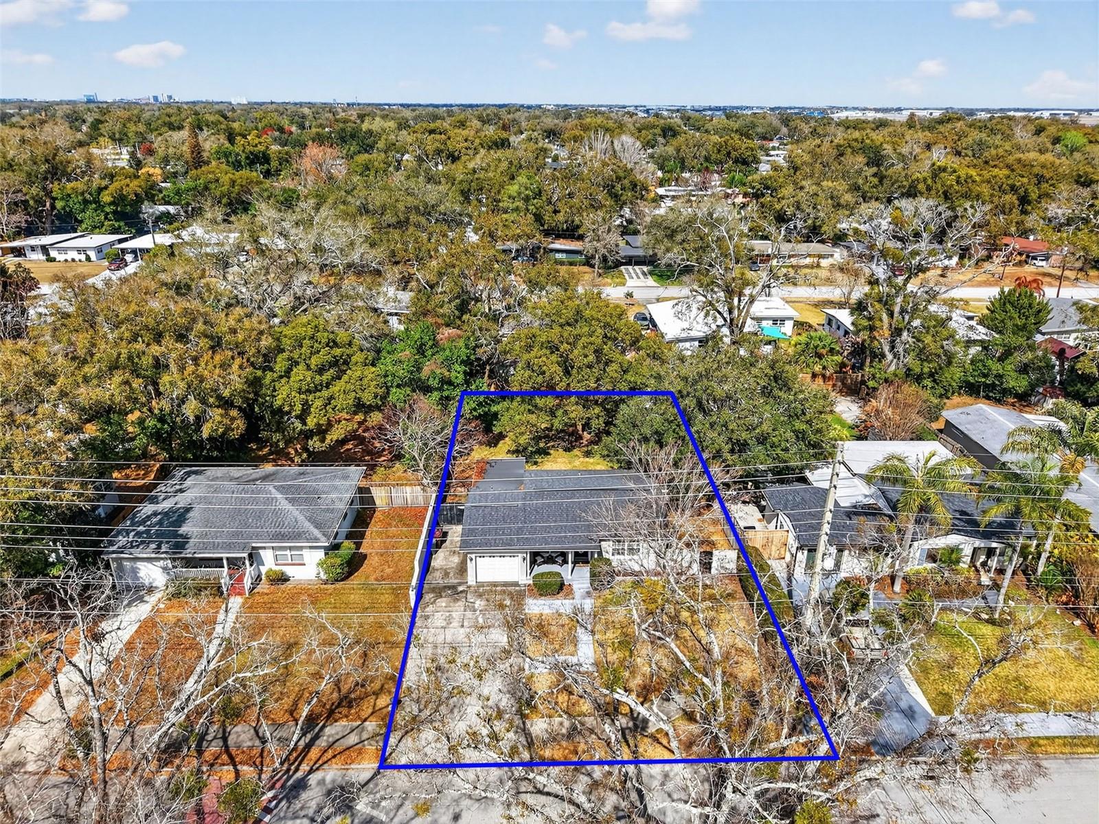 ARDMORE MANOR - Residential