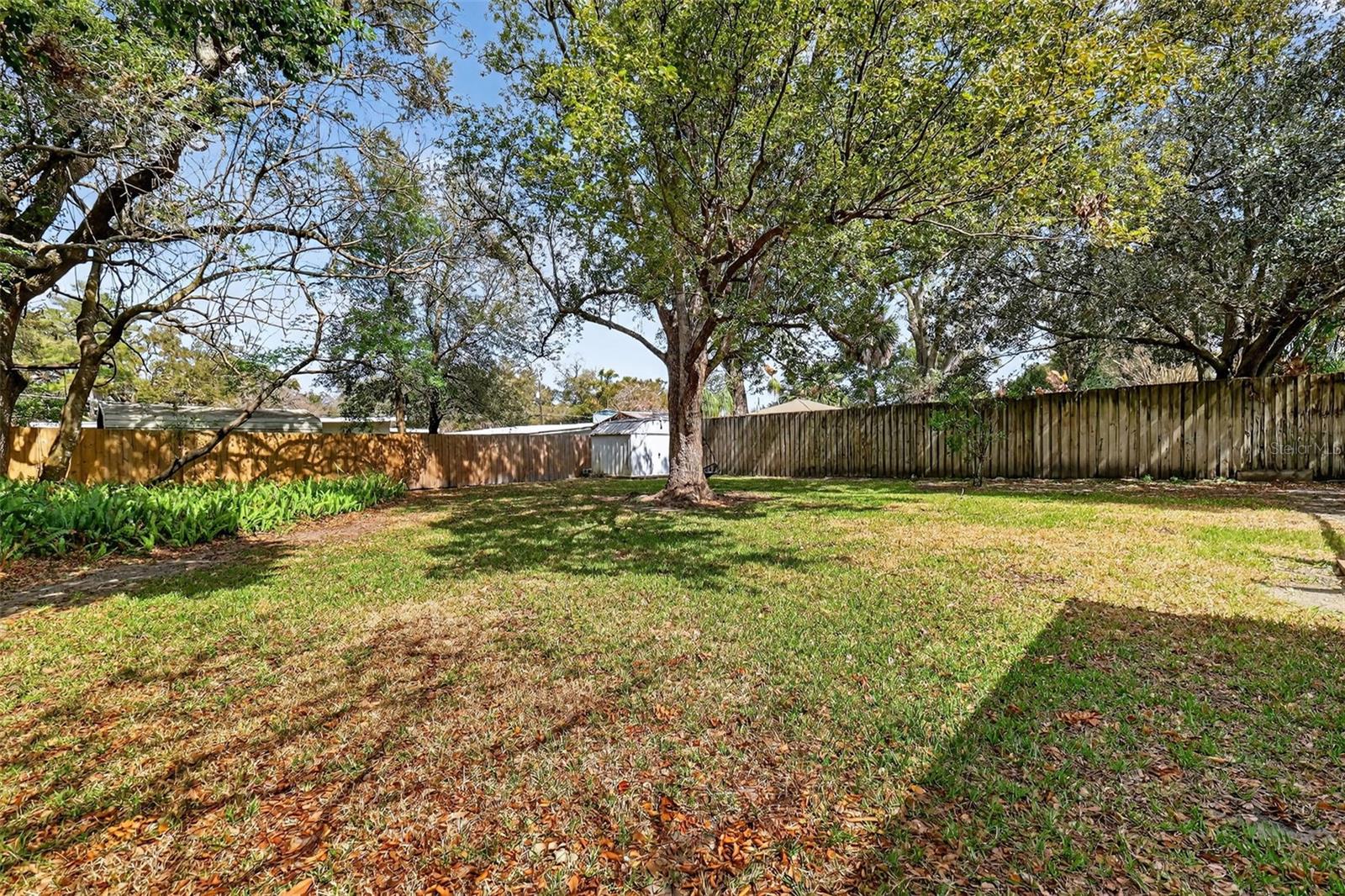 ARDMORE MANOR - Residential