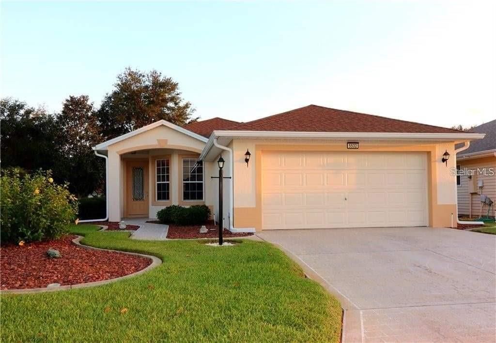 Photo of 5532 Sir Churchill Drive, Leesburg, FL 34748 (MLS # G5106894)