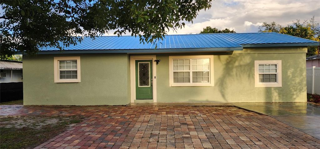 Photo of 613 Savannah Avenue, Lakeland, FL 33815 (MLS # TB8437096)