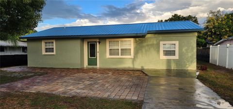 Photo of 613 Savannah Avenue, Lakeland, FL 33815 (MLS # TB8437096)